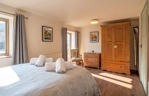 Penrith Cottage | Lilac Barn - Wheelchair accessible cottage for four guests (Dog-friendly)