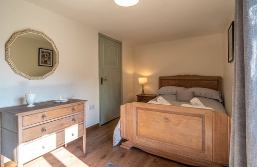 Penrith Cottage | Lilac Barn - Wheelchair accessible cottage for four guests (Dog-friendly)
