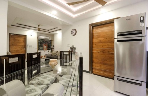 Sindhi Camp Apartment | Lilas Abode Homestay,centrally located,free wi-fi - Room 2