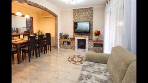 Kfar Hoshen House | Lilia's House