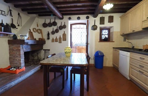 San Gimignano City Centre Villa | Lilium, splendid villa with outdoor space, on the hills of San Giminiano