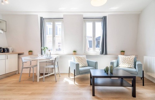 Lille Apartment | Lille Hypercentre/Gares - Beautiful duplex!