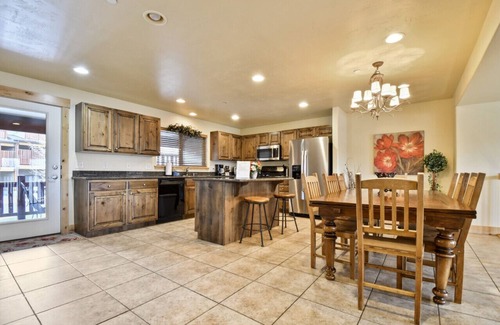 Bear Hollow Village House | Lillehammer Lodge - Great Location, Large Bear Hollow Townhome