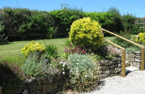 Penryn Cottage | Lilliput, Mabe, far views of the countryside