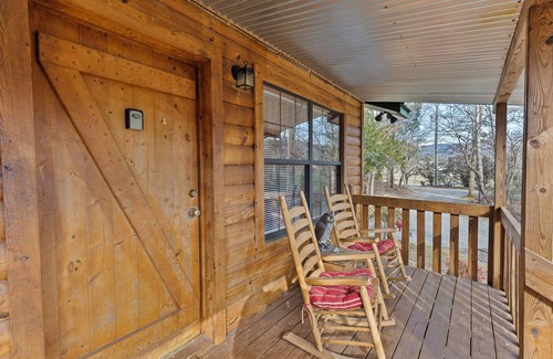 Sevierville Cabin | Lilly Cabin Near Pigeon Forge For Couples!