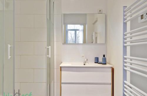 Saint-Maurice Pellevoisin Apartment | Lilly-Everything on foot,near stations,Gd Palais!