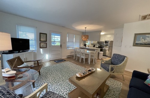 Hatteras Cottage | Lilly's Pad is a Classic Beach Box in Hatteras located one back from the beach!