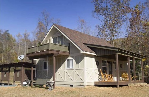 Hood House | Lily Pad | 3 Bed, 2 Bath