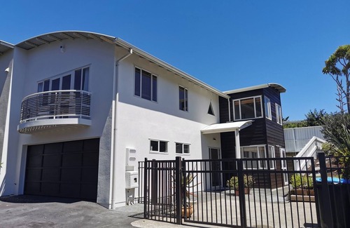 Three Kings House | Lilypad of Three Kings/Urban Retreat w/parking