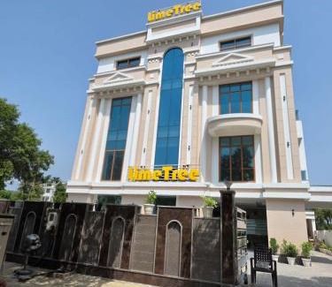 Greater Noida Apartment | Lime Tree 3BHK Service Apartment Near India Expo Mart Greater Noida