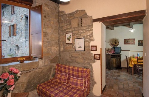 Pratovecchio Other | Lime tree house estate with shared pool