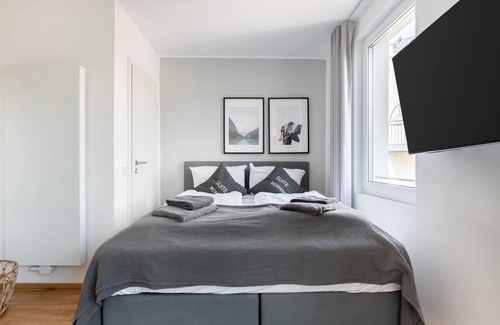 Zentrum-West Apartment | limehome Leipzig Jahnallee | Suite M with balcony