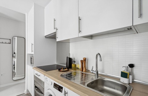 Barrio de La Latina Apartment | Limehome Madrid Calle de la Paloma