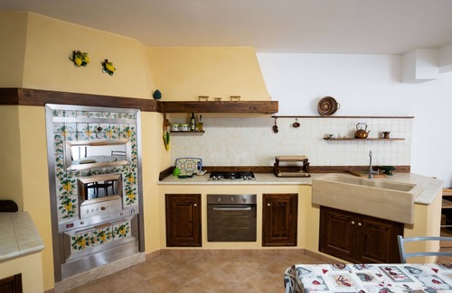 Rosolini Apartment | Limone Scirocco Holiday House with Heated Pool