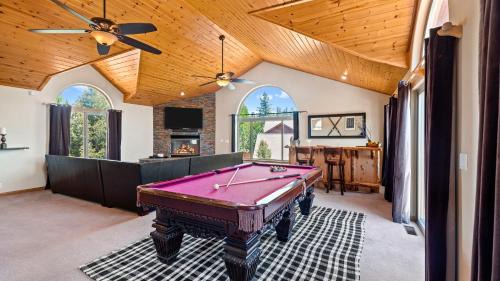 Castle Glen Estates House | Linaker Lodge by AvantStay Gorgeous Cabin in Big Bear w Views