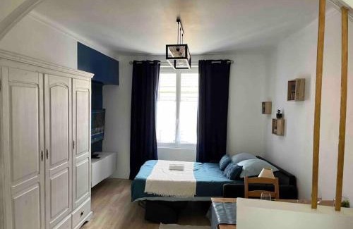 Linas Apartment | Linas Centre : Studio climatisé avec fibre, wifi et parking