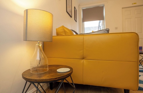 Lincoln House | Lincoln Central - sleeps up to 4