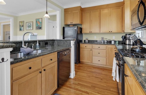 Olivia Beach House | Lincoln City: Family Beach Cottage Hot Tub & Pool