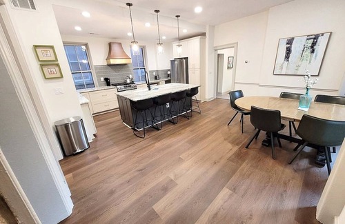 Victorian Village House | Lincoln Locale - Newly Renovated 4-Bed in Charming Italian Village near High St