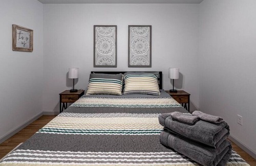 North by Northwest House | Lincoln Lodge - 3BR/2BA - New Home