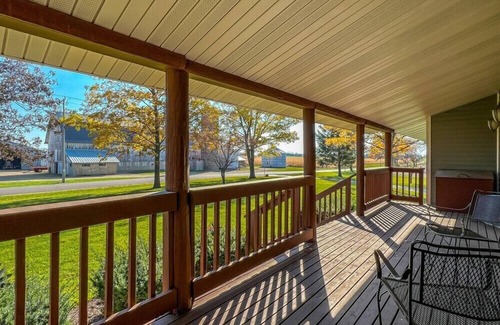Lake Geneva Cabin | Lincoln Log Cabin · Elkhorn 3 Bedroom 2 Bathroom Log Cabin Sleeps 8