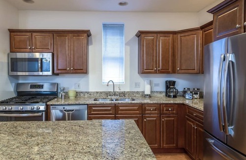 Wrightwood Neighbors Hotel | Lincoln Park Living - Suite 2!