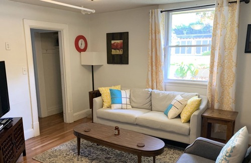 Linden Hills Apartment | Linden Hills Lake Apt - 2 blocks to Lake Harriet & Bde Maka Ska