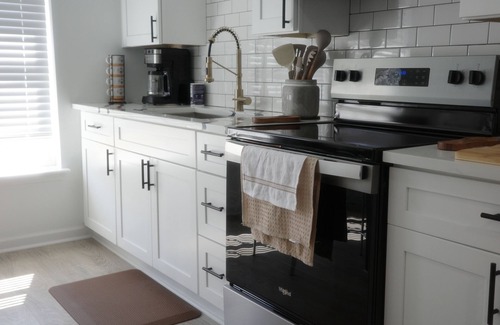 Gainesville Cottage | Lindo Lanier Cottage in Gainesville