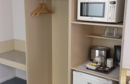 Woodville Park Hotel | Lindy Lodge Motel