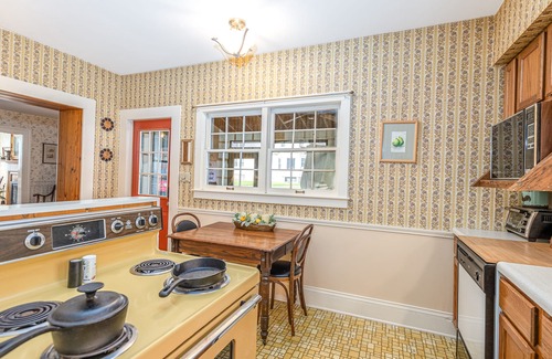 Galena House | Linen&Stone Inn Unit 7, Charming, Historic, 1.5 Blocks to Main St.