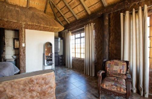 Umtshezi Cabin | Linglela Lodge
