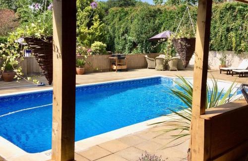 Fitzhead House | Linnets