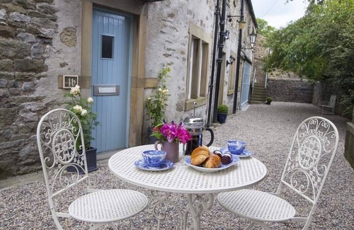 Giggleswick Apartment | Linton Court Coach House - Hayloft 1 - Settle, Yorkshire Dales