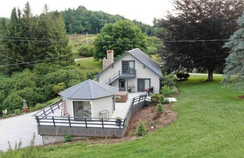 Bouvet Island Ski Chalet | LINVILLE 4 BR 3 BA Château Mountain Home on Wedding Venue,10 Acre Farm,Hot Tub