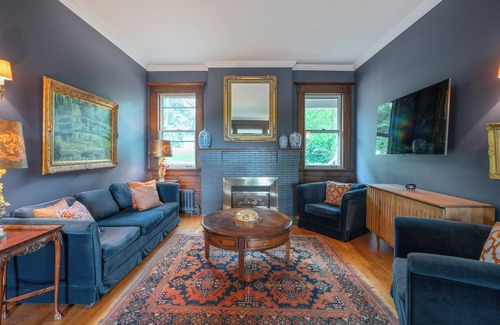 Niagara Falls Bed & Breakfast | Lion's Head Bed & Breakfast