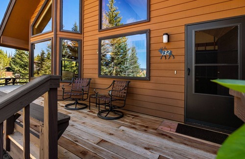 Lazy Acres House | Lionhead Retreat - A wonderful home located outside of West Yellowstone