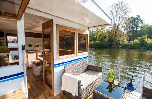 Priepert Boat Rental | Lisa Boot 2