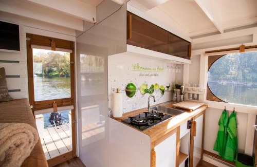 Priepert Boat Rental | Lisa Boot 2