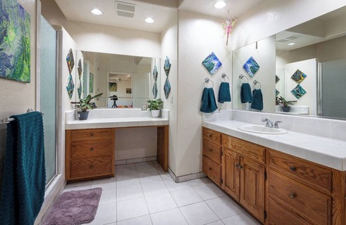 Three Rivers House | Lisa's Dog Friendly Sequoia Boulder Room-no pet fees
