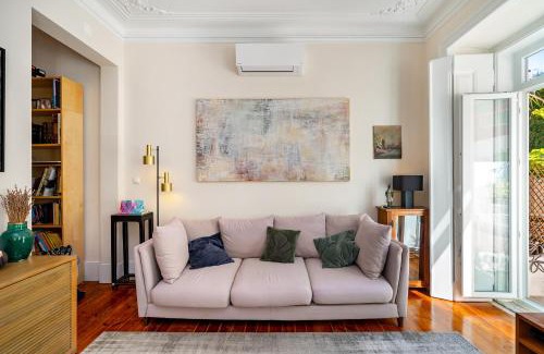 Santo Amaro Apartment | Lisbon Design Flat, Luxury, 7 People, Pool Garden