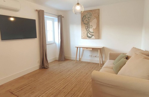 Pena Apartment | Lisbon Skyline Apartment by Misha s Place 5E
