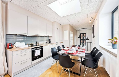 Neckarstadt-West Apartment | LiT LiVING: LuxusLoft | Box SprIng | Air Con | BBQ