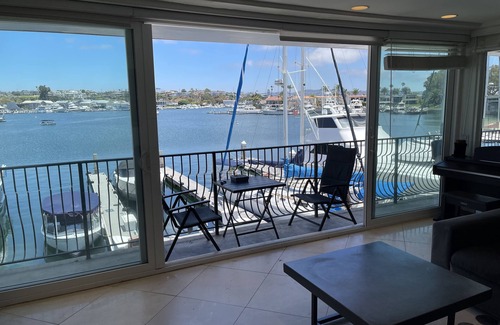 West Newport House | Literally on the Newport harbor in the heart of Lido Village