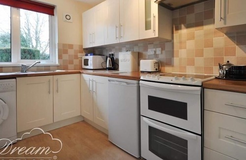 Wool Cottage | LITTLE ACRE, pet friendly, with a garden in Wool