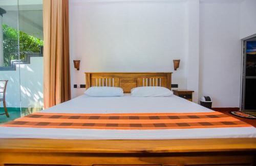 Mirissa Bed & Breakfast | Little Angels