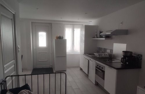 Pleine-Fougeres House | Little bay