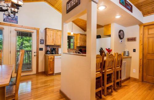 Reeds Spring House | Little Bear