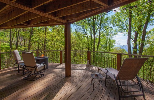 Laurel Ridge House | Little Bear: 4br/4ba, mountain & valley view. Pet friendly!