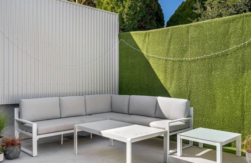 Bellerive Apartment | Little Bell: nestled within the heart of Bellerive