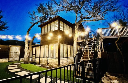 Volente Cottage | Little Big Sunset In Private Oasis
